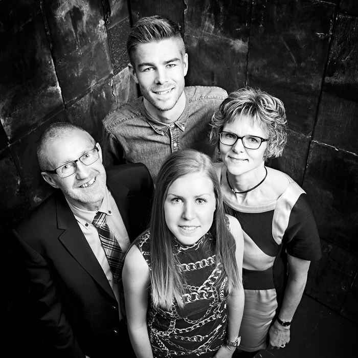 Familiefoto 15.04.01 Louise Løvelund28697