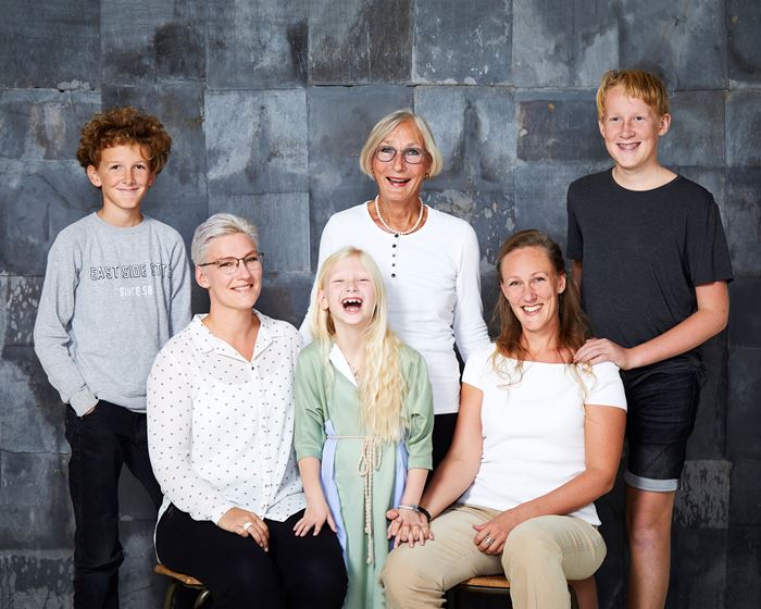 Kristina Hoej 19.10.03. Familiefoto4525 40X50